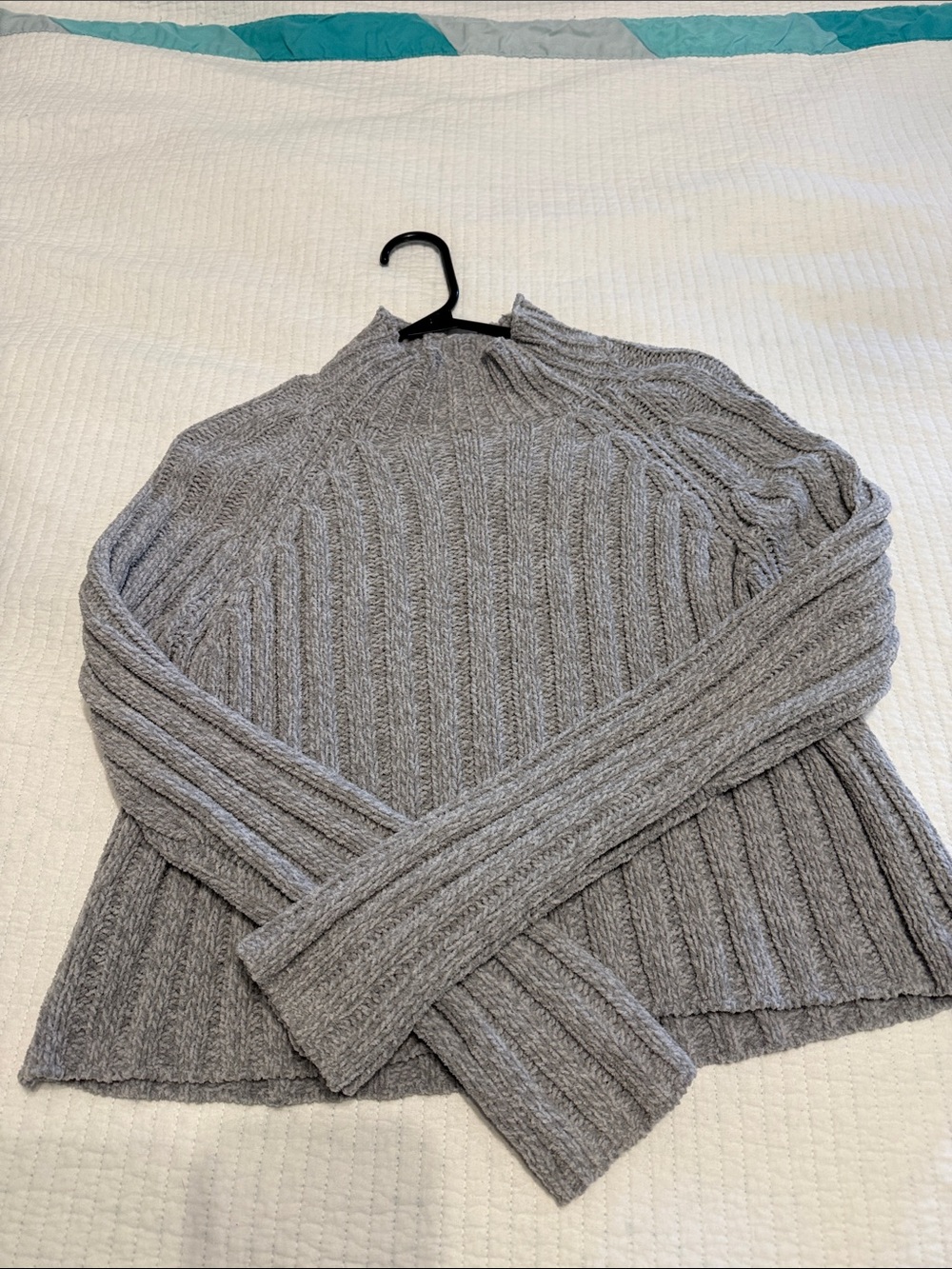 American Eagle Outfitters Gray Ribbed Mock Neck Sweater